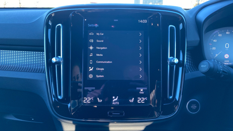 Volvo Xc40 2.0 B4P R DESIGN Pro 5dr Auto Petrol Estate